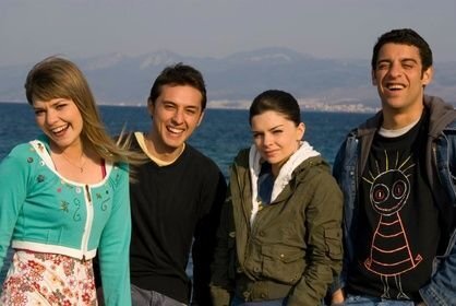      Главные герои сериала "Ветры в голове"