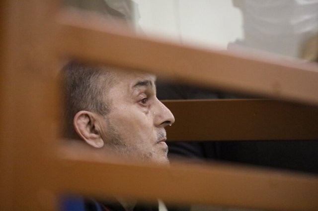    Какой срок получил экс-полицейский за участие в терактах в метро?