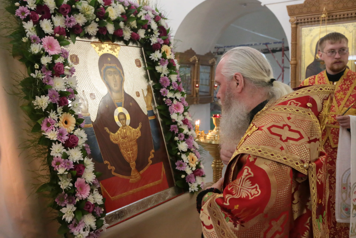 Высоцкий монастырь Неупиваемая чаша. Серпухов монастырь Неупиваемая. Серпухов монастырь Неупиваемая чаша. Праздник иконы Божией матери Неупиваемая чаша 18 мая.