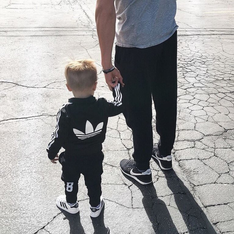 Ребёнок примерно такой, как на картинке. Их открытых источников