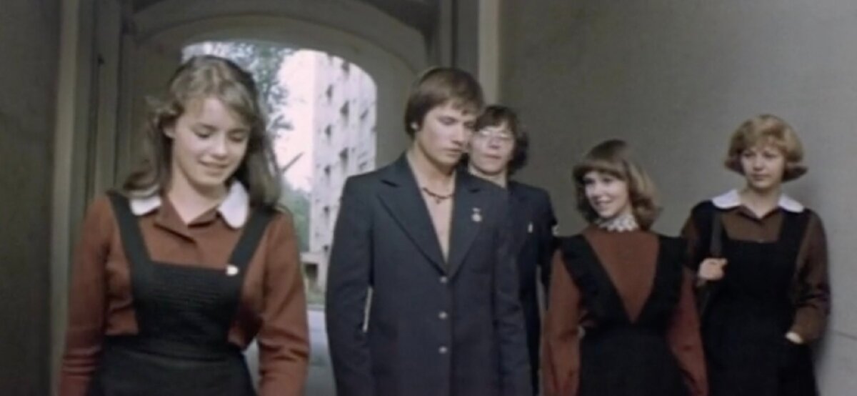 Кадр из х/ф «Школьный вальс», режиссер Павел Любимов, 1977 год.