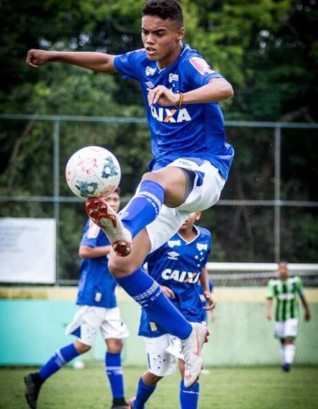 В форме "Крузейро"