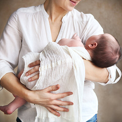 Фото взято с http://www.ellevill.org/noshenie-rebenka-na-rukah/