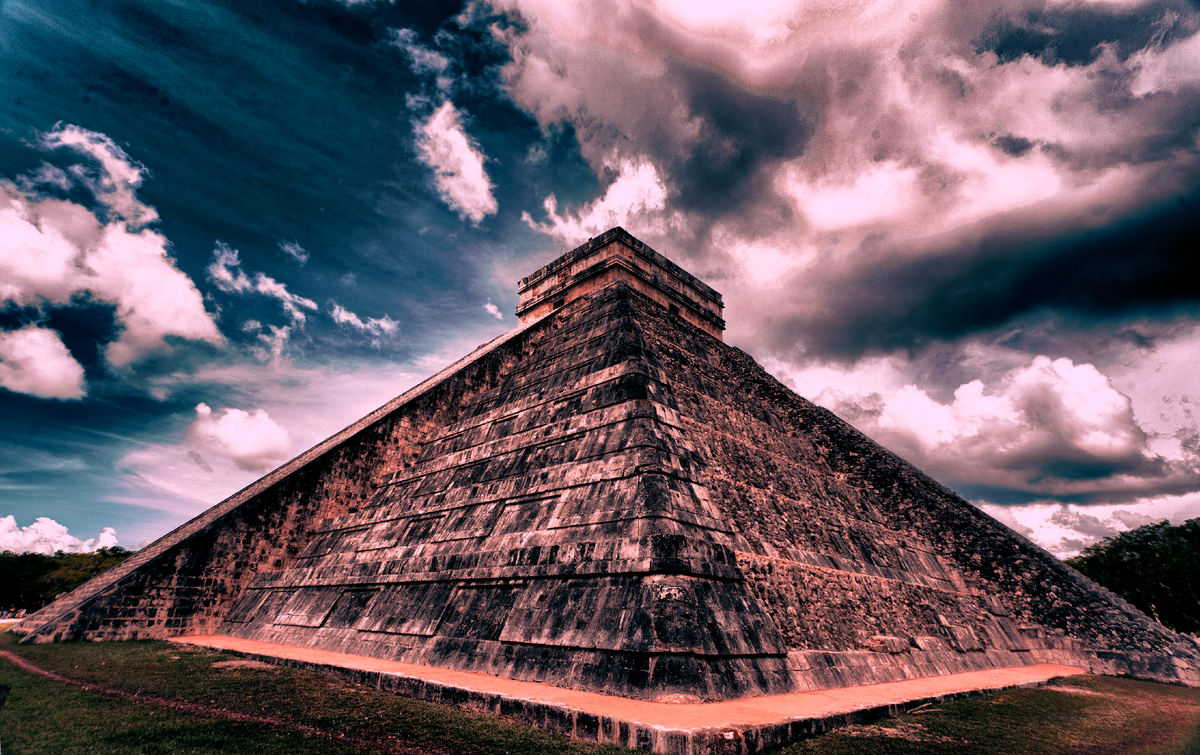 Древний город чичен ица. Пирамида Майя Чичен-ица. Пирамиды Чичен-ица в Мексике. Пирамида Кукулькана Мексика. Чичен-ица пирамида Кукулькана.