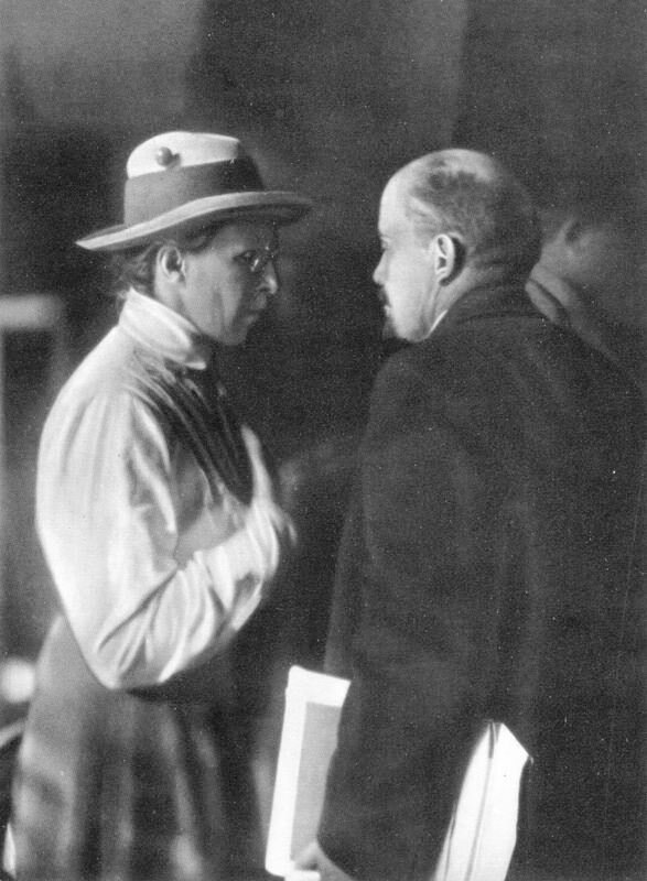  Стасова Е.Д и Ульянов-Ленин В.И.  Взято : https://yandex.by/images/search?