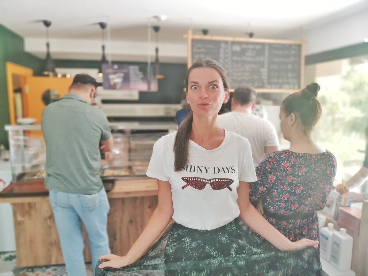 Голодная, жду своей очереди)))