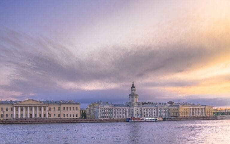 Санкт-Петербург – один из самых романтичных городов нашей необъятной родины.