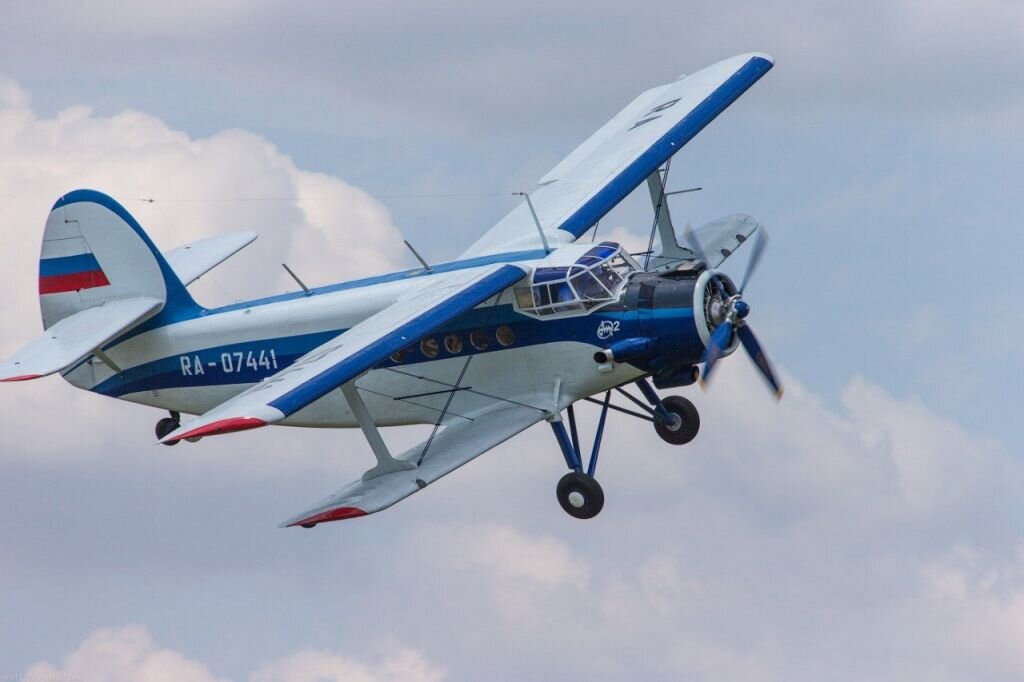 Источник фото: https://www.biletik.aero/handbook/pomoshch/perelet/an-2-v-grazhdanskoy-aviatsii-gde-ispolzuetsya-kak-prokatitsya/