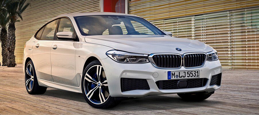 Преемник «пятёрки» GT получился красивее, крупнее, быстрее и экономичнее предшественника, что наверняка сделает его успешней на рынке. В России будут доступны версии 630i GT (249 л.с.), 630d GT/630d xDrive GT (249 л.с.) и 640i GT/640i xDrive GT (340 л.с.). К слову, хэтчбек BMW пятой серии у нас популярным не стал. За 2014−2017 годы реализовано 704 машины.