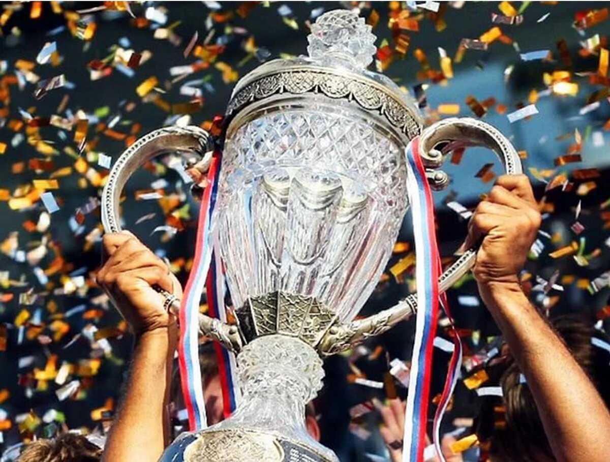 Так выглядит целый Кубок России по футболу.  фото: яндекс -картинки.