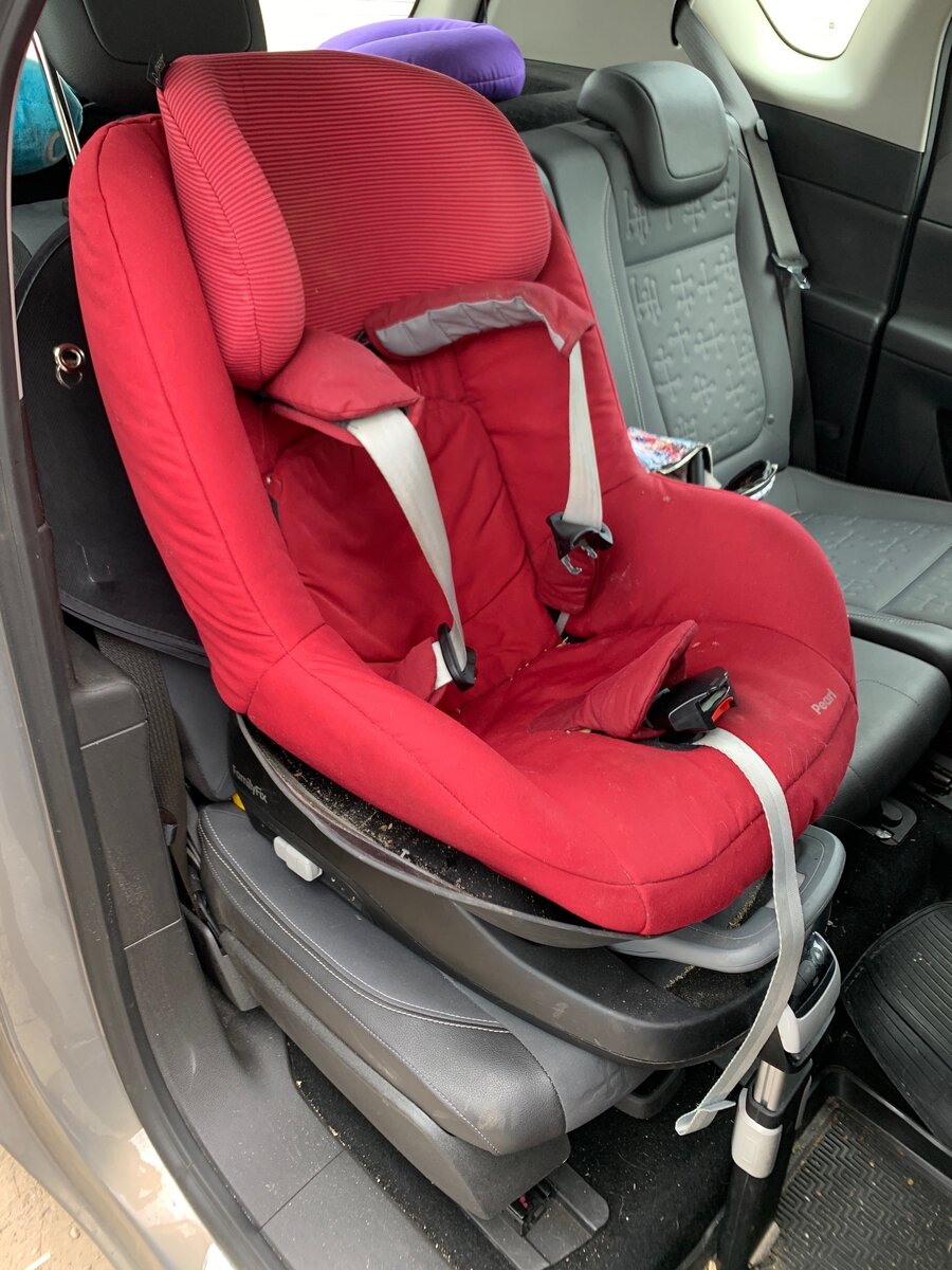 Maxi Cosi Pearl в нашей машине.