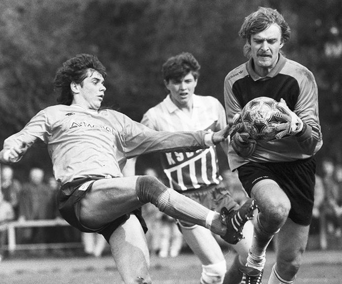 1991 год, матч чемпионата СССР между командами "Асмарал" и "Кубань" на стадионе "Красная Пресня" Юрий Тутов / РИА Новости