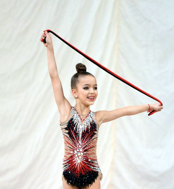 Победитель танцевального проекта Dance революция на Первом канале, Ева Уварова, поделилась, чем искусство танца отличается от гимнастики.-2