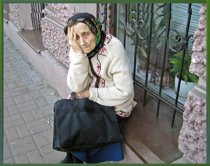 Любители наживы часто ищут одиноких старушек. Фото: 8plus1.ru