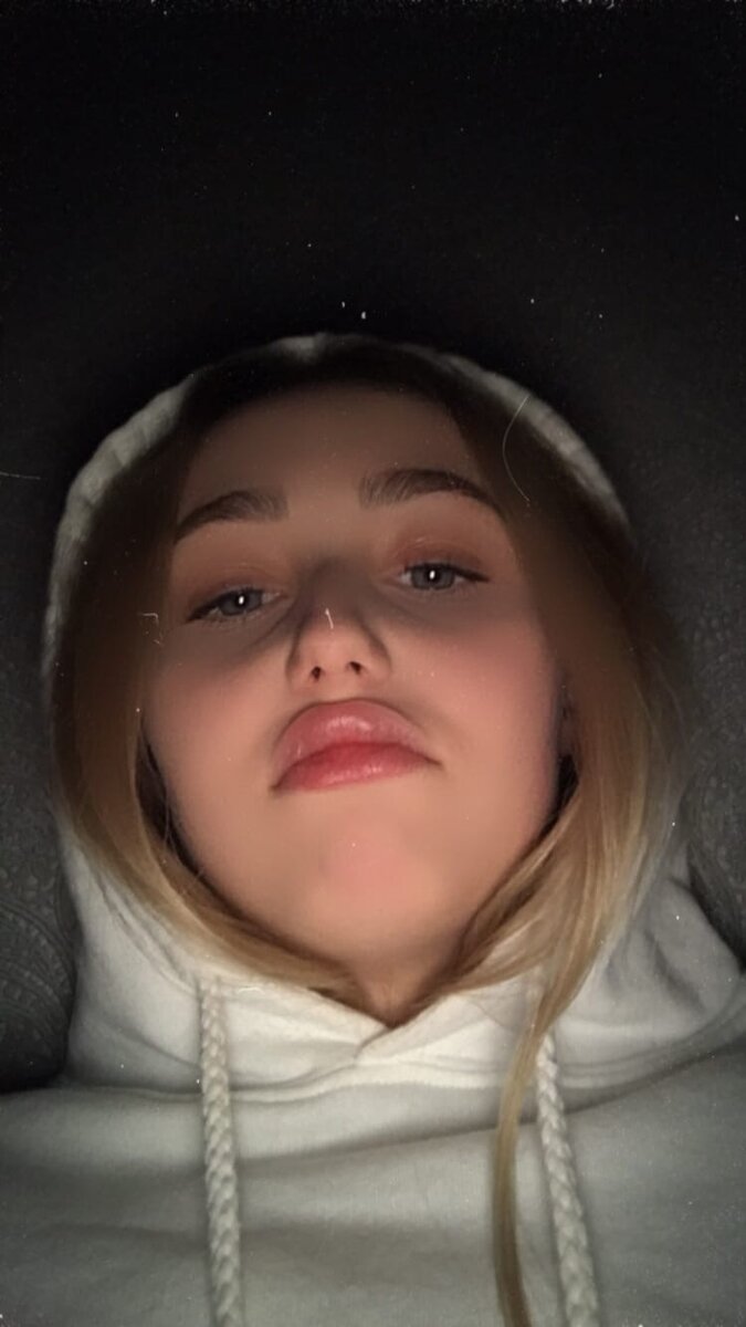 Его фоток в телефоне, к сожалению нет, поэтому любуйтесь на мою мадам.