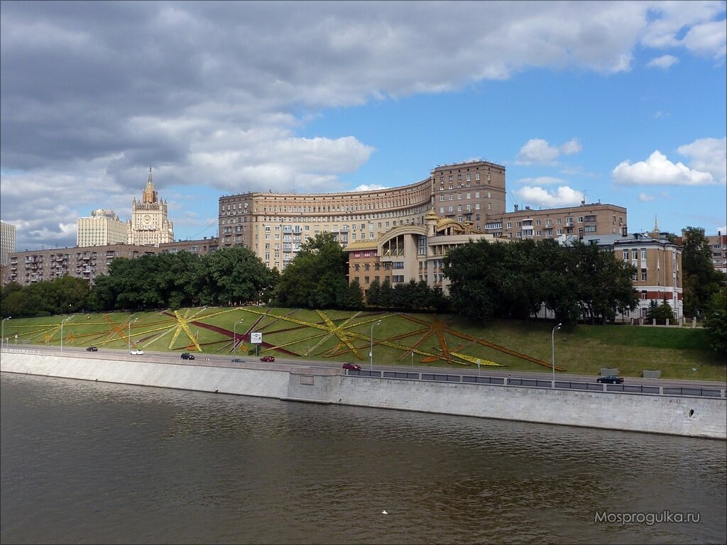 Как в советской Москве едва не построили дом-витрину для старинной церкви |  Моспрогулка | Дзен