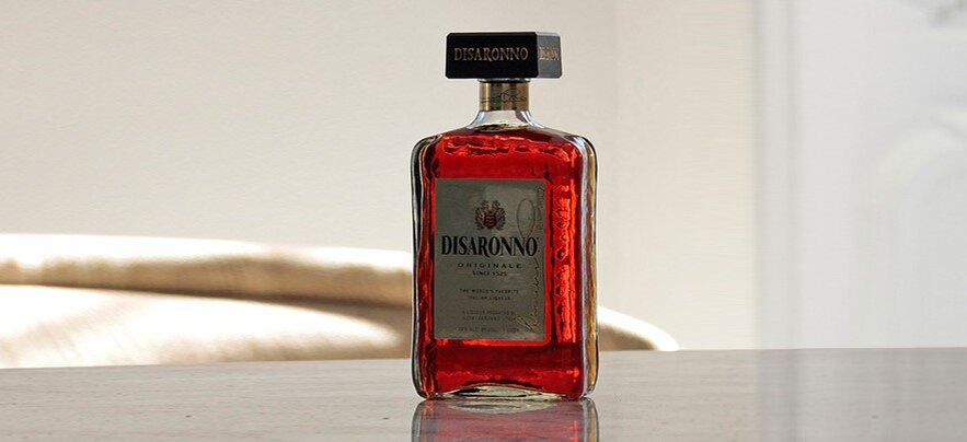 Амаретто DISARONNO обладает насыщенным янтарным цветом. ( Источник: http://www.disaronno.com/) 👉 Листайте галерею, чтобы узнать цену.