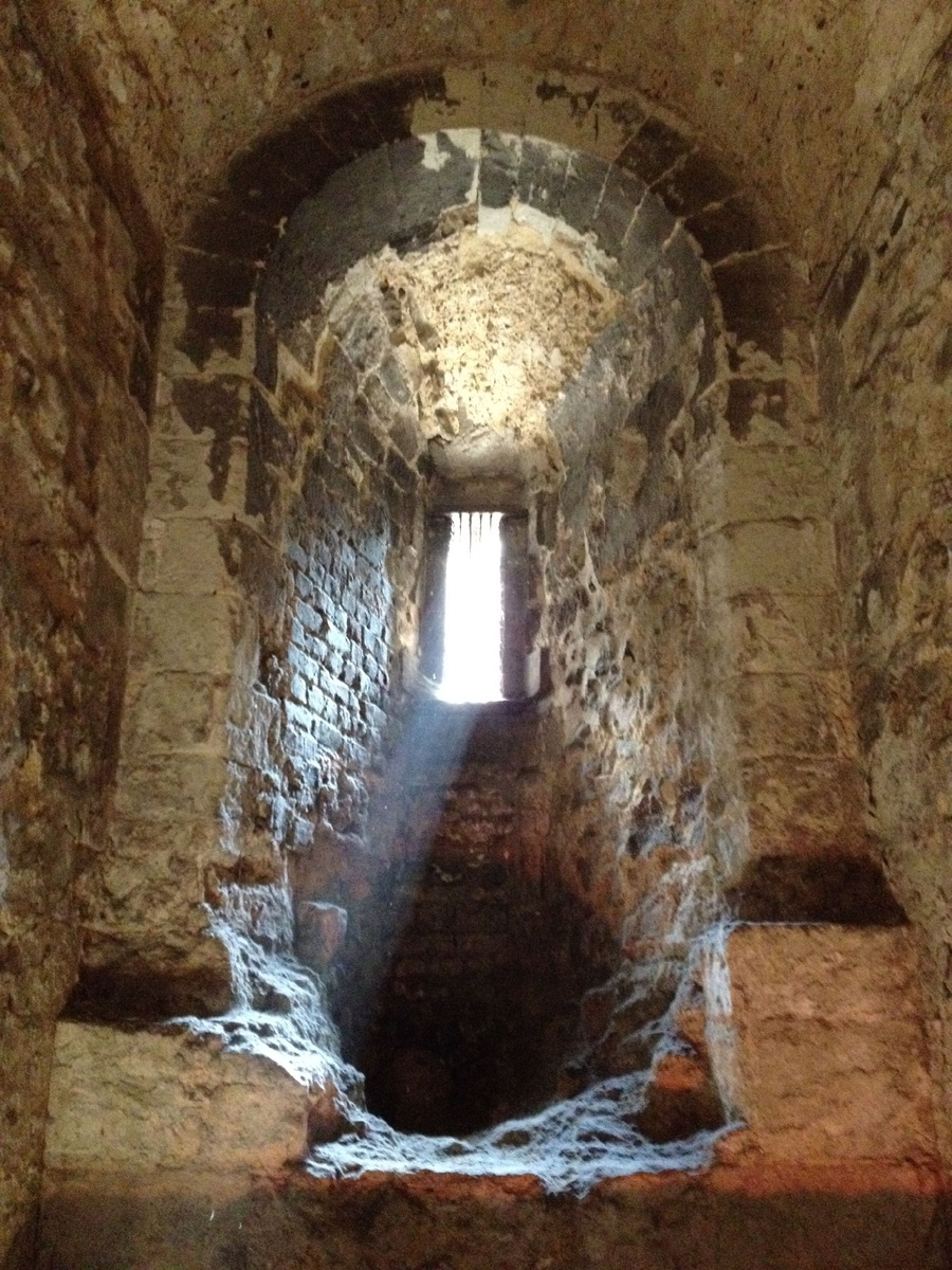 найдено на просторах интерна.  Примерно такое помещение в моем сне.