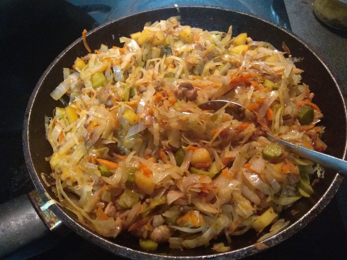 Картошка с мясом и капустой