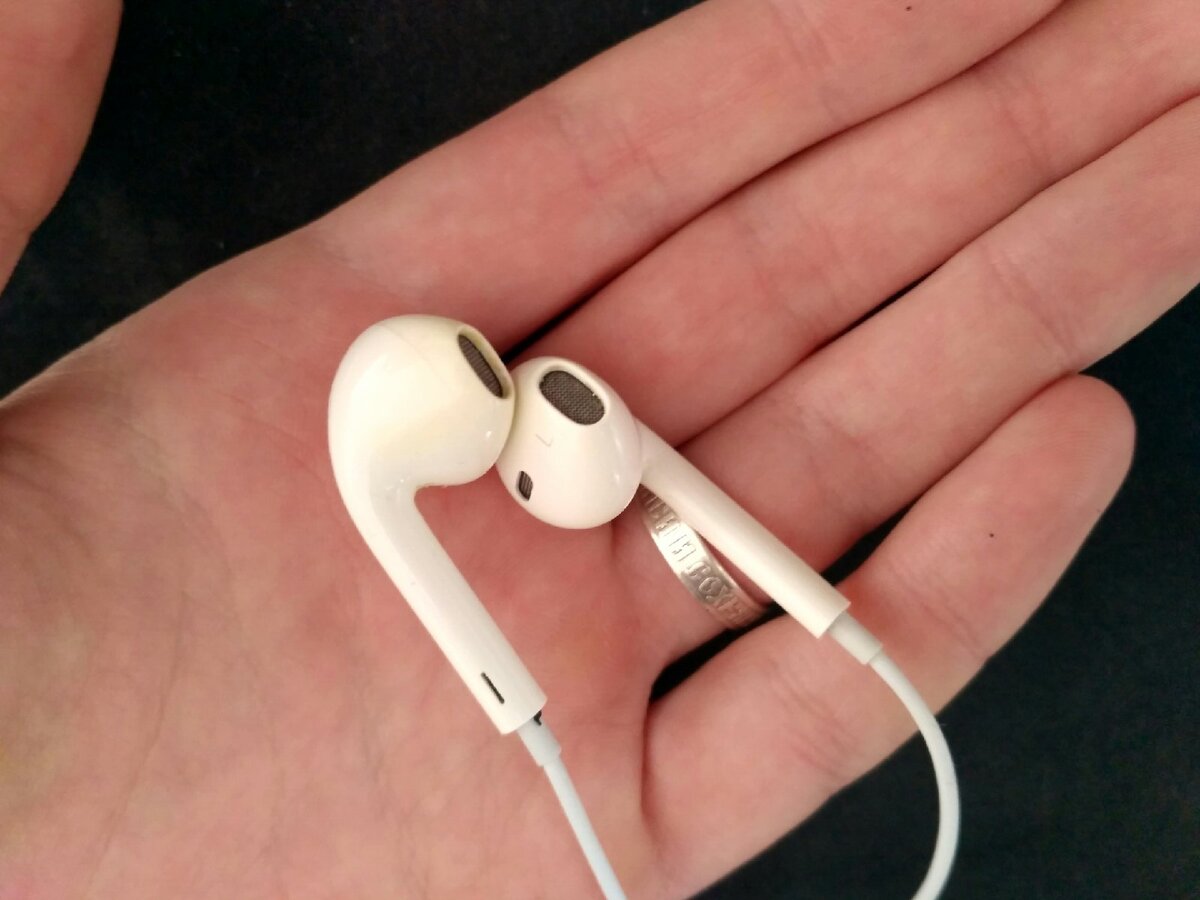 Наушники "капельки" от Эпл 