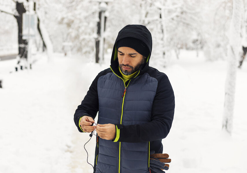 Как защитить смартфон зимой: 5 полезных советов от ZOOM