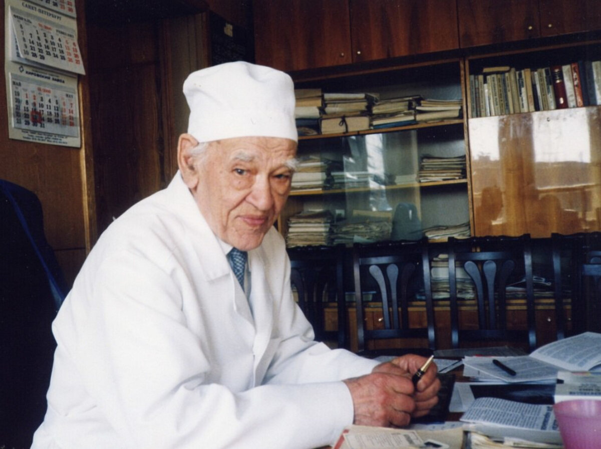 Федор углов хирург. Углов. Константин чесноков фельдшер зеленоград. Доктор хосе. Врач жило.