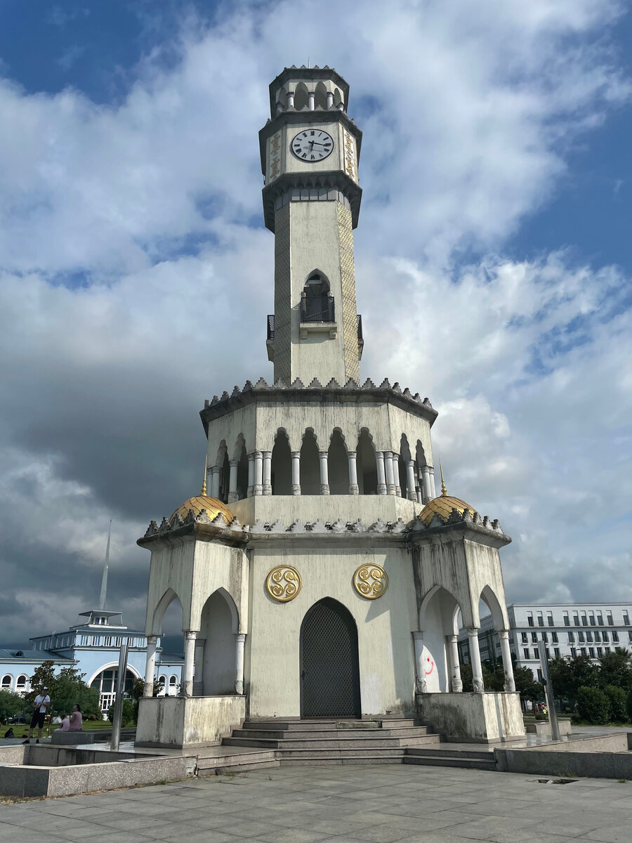 Фото автора. Башня чачи в Батуми.