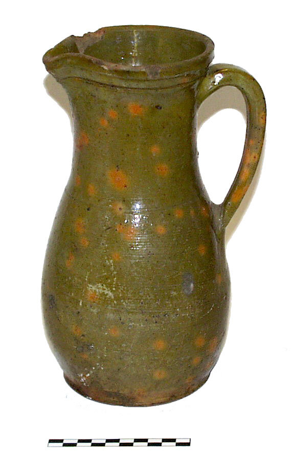 Кувшин, начало ХХ в. Тульская губерния. Глина гончарная, полива. Из собрания
музея-заповедника «Куликово поле»