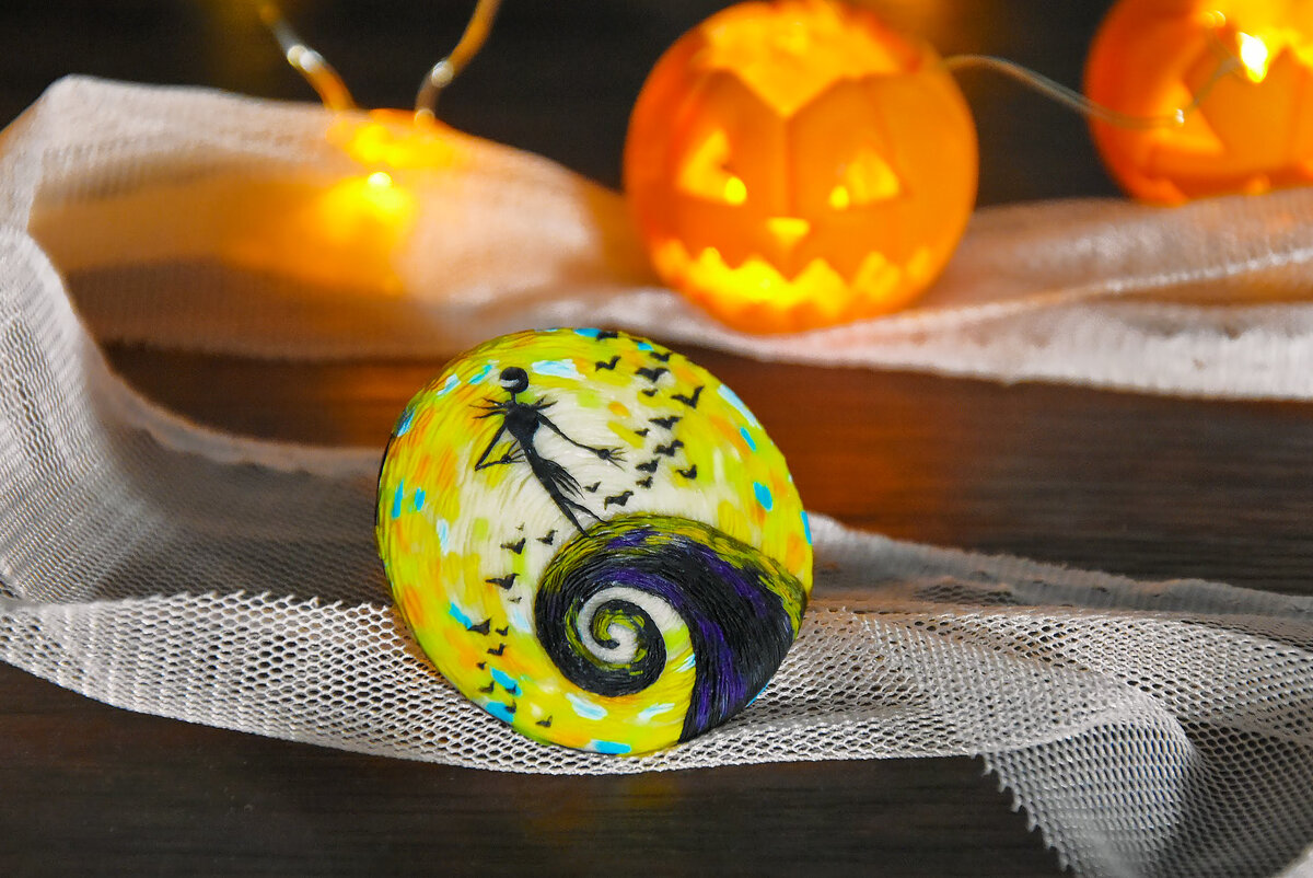 Джек Скеллингтон - главный герой мальчишка Тима Бёртона "Кошмар перед Рождеством".