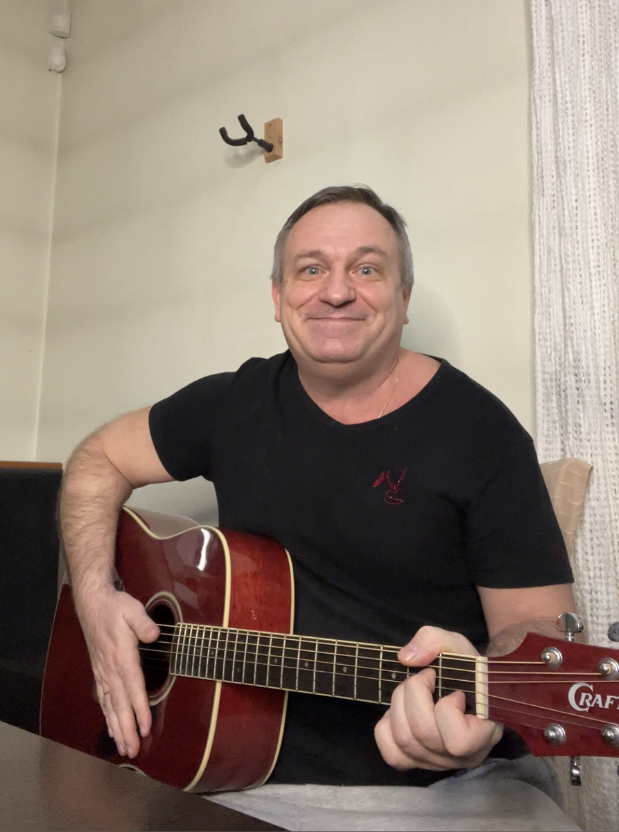 Автор и исполнитель Сергей Степанов.