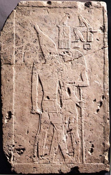 Фараон Кахеджет (слева).