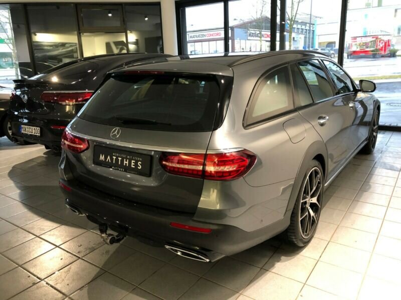 Mercedes-Benz E-klasse All-Terrain. Источник иллюстрации - Яндекс.Картинки