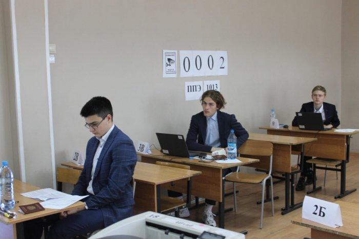 Рособрнадзор: в преддверии экзаменовки вновь разгорелись споры о целесообразности ЕГЭ