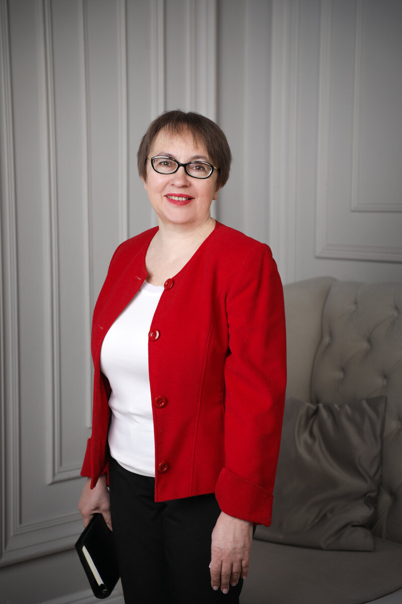 Коноваленко Марина Юрьевна, кандидат псих. наук, доцент, директор по маркетингу компании "Аксамит", преподаватель РЭУ им. Г.В. Плеханова