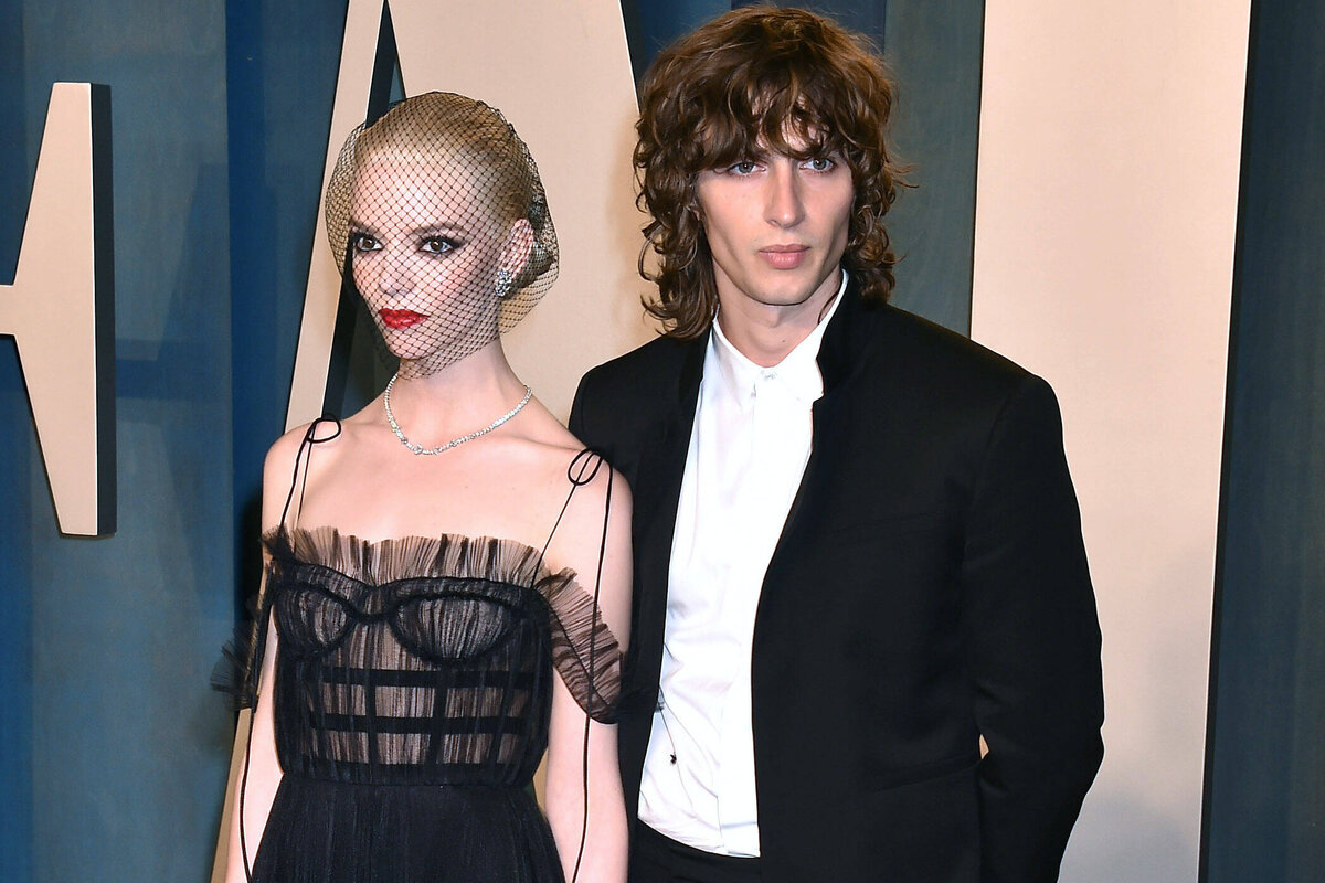     СМИ: звезда сериала «Ход королевы» тайно вышла замуж