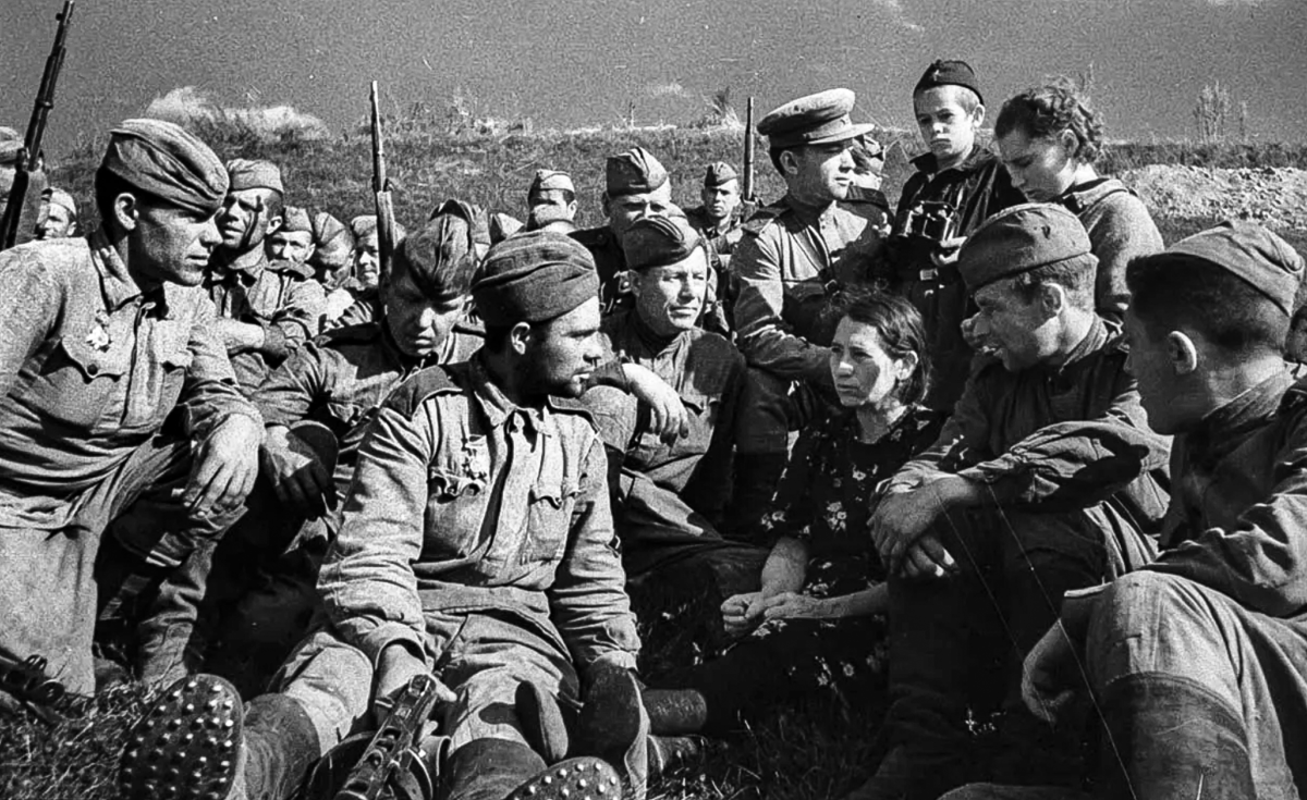 Солдаты на день победы