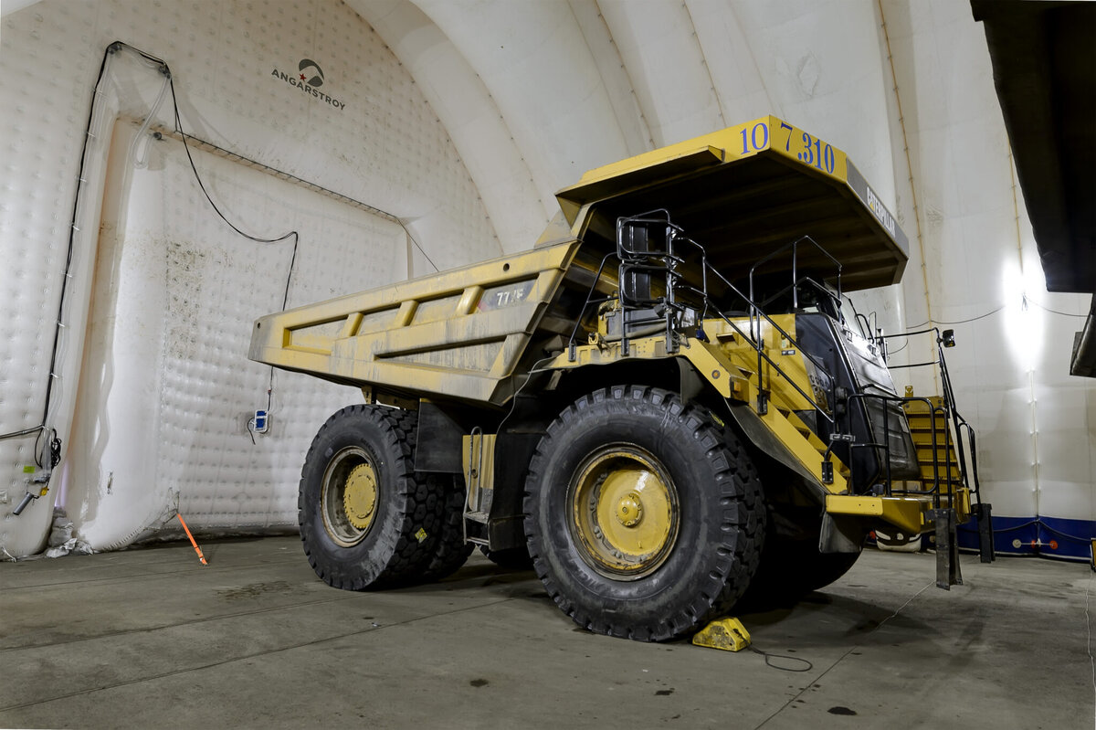 Карьерная техника. Карьерный экскаватор либхер. Liebherr карьерный самосвал. Карьерные технологии. Карьерное оборудование.