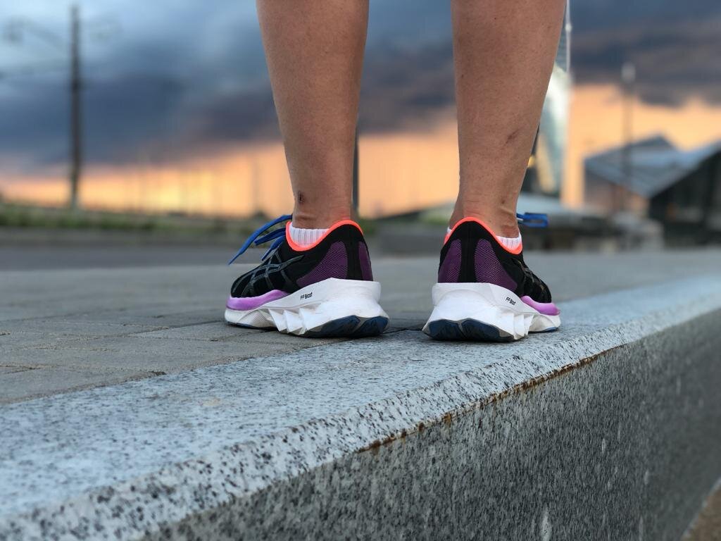 Asics Novoblast - вид сзади