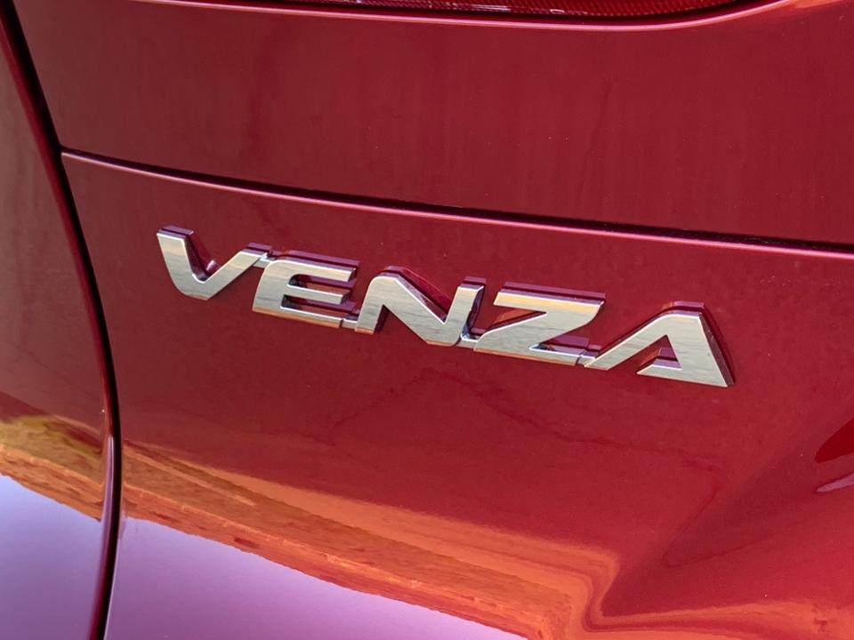 2021-Toyota-Venza-Значок 
