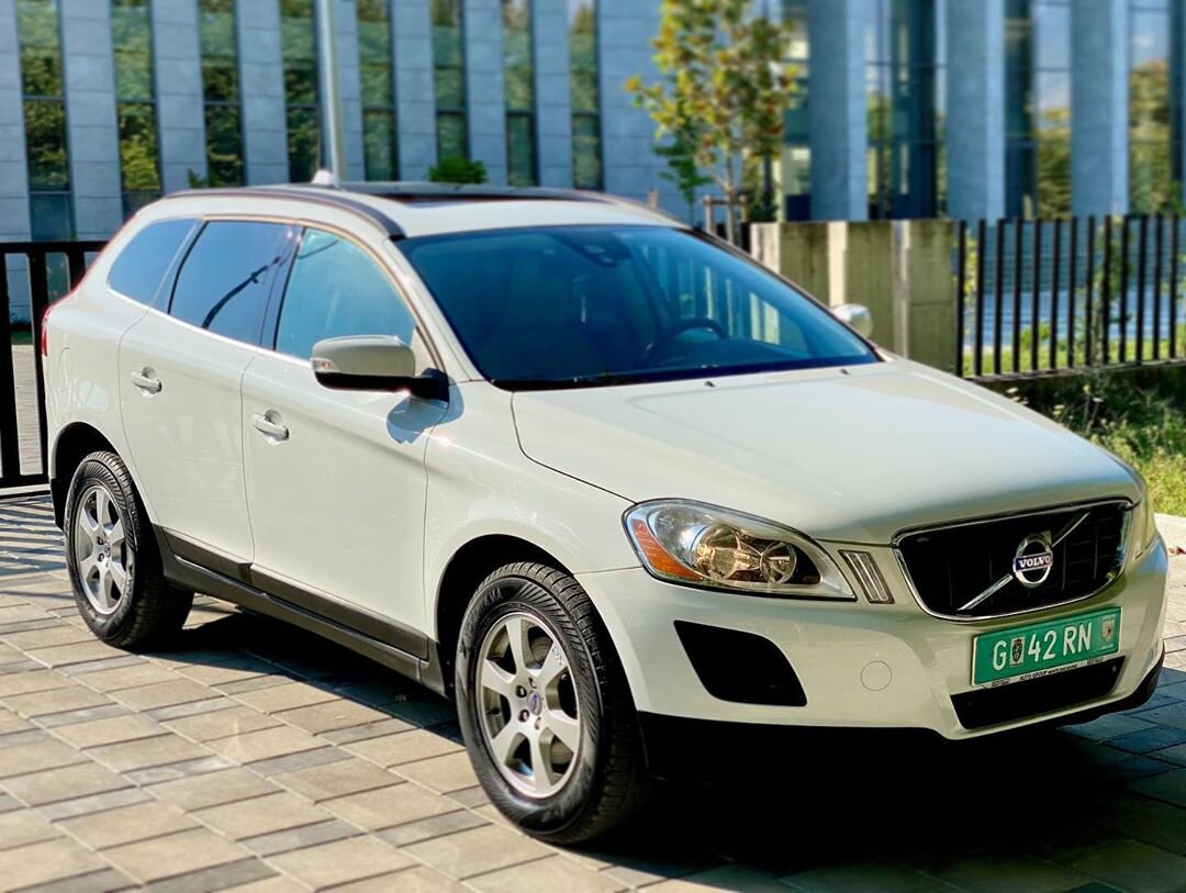 Премиальный подержанный кроссовер Volvo XC60 за 650 тыс. руб. или  отечественное авто из салона – что взять? | НОВЫЕ АВТОМОБИЛИ | Дзен