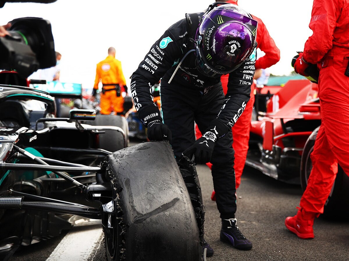 Разбор драматичного финиша в Ф-1: как Хэмилтону удалось выиграть фактически без колеса 
