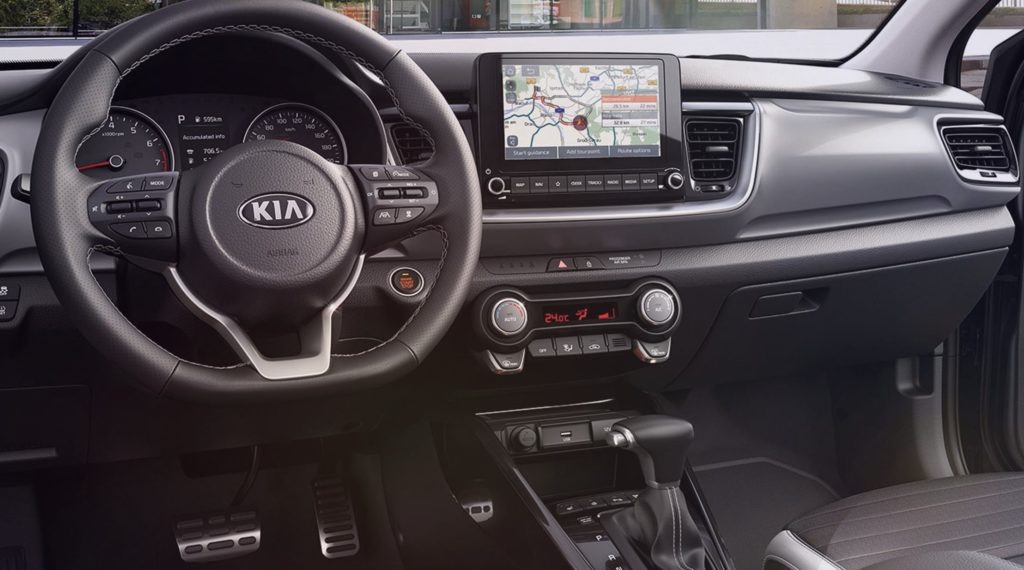 Интерьер Kia Stonic / Источник: Autoexpress