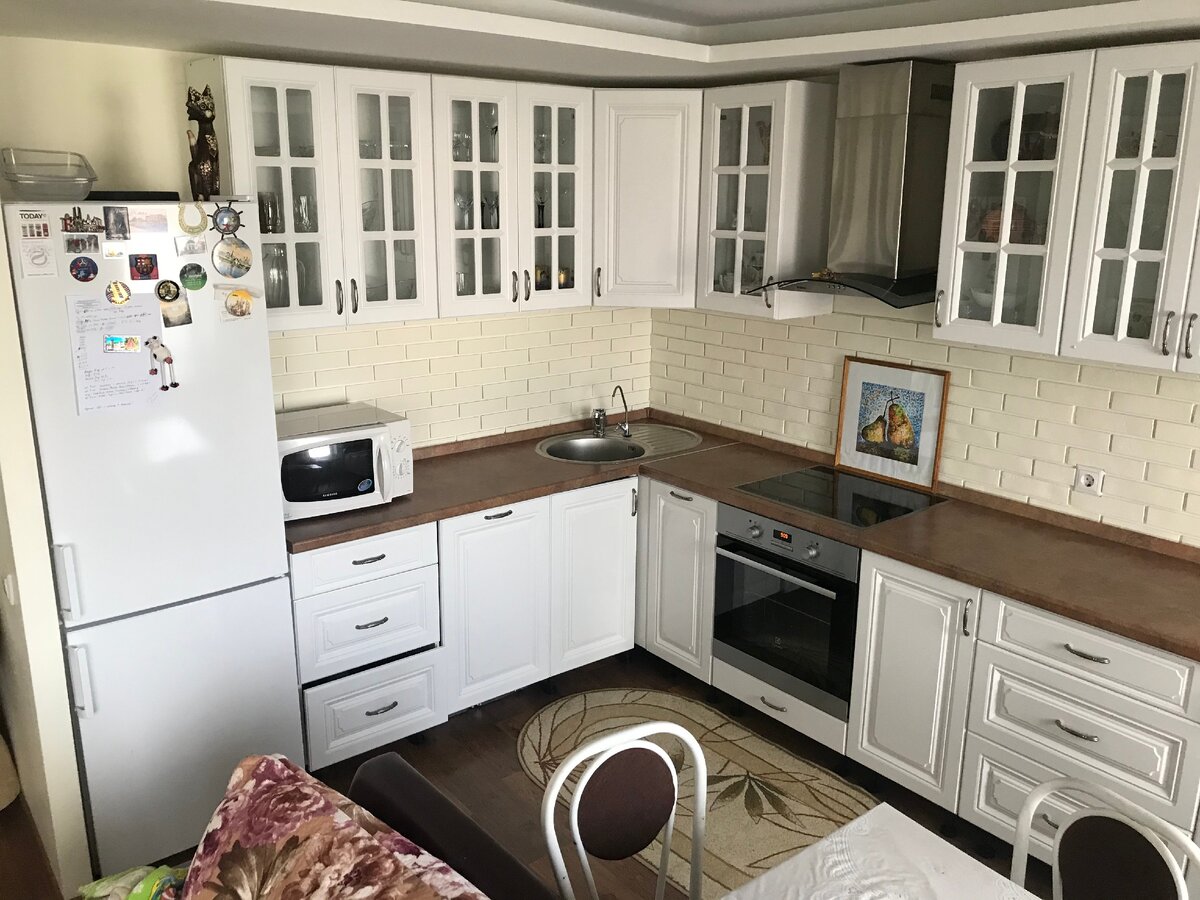кухня без посуды и тд.