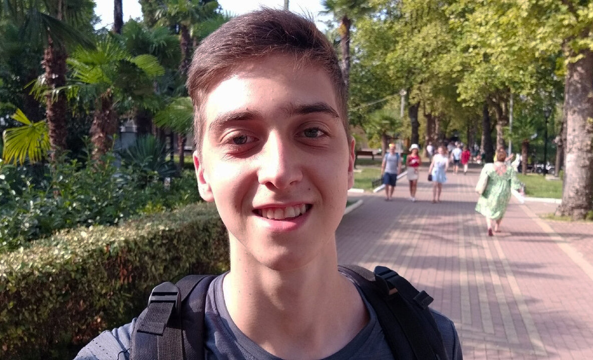 Автор этого канала, и канала "Богатый Студент"))