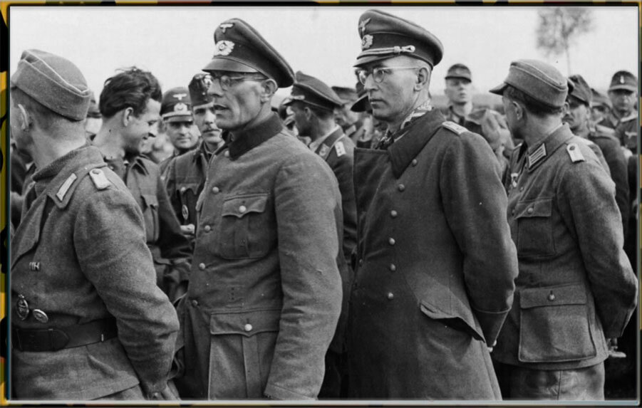Немецкие офицеры (плен, 1945 г.)