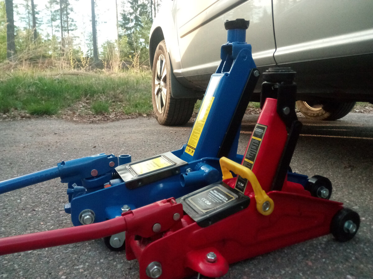 Как выбрать домкрат