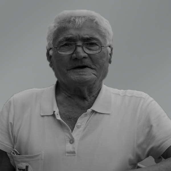 на фото не мой дедушка, но я нашёл максимально похожую фотографию