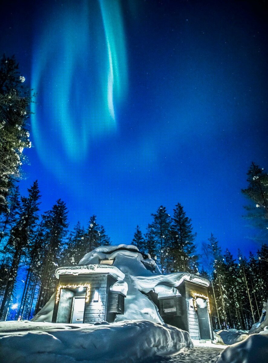В финской школе питание бесплатное. Организован шведский стол, ребенку разрешено брать столько еды, сколько хочется. Есть отдельные блюда для вегетарианцев, для ребят с аллергией, без глютена, без лактозы. Только хлеба около шести сортов.
