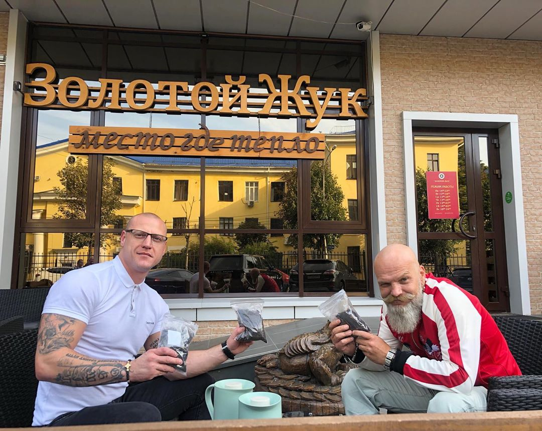 на фото одна из дегустация сырья.