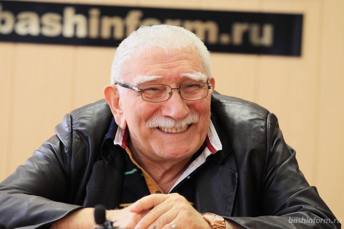 Армен Джигарханян